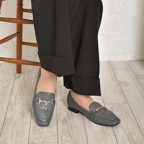 Ob^[ZNǵkyʁlALPHA CUBIC LeBO [t@[ pvXiȃS[h̃rbgƁA炩ȃLeBOfUCGKgɍʂĂ郍[t@[pvXBБ킸150gƂAyʐ݌vBӂ܂łłAւ̕SCɂ邱ƂȂAy₩ɉ߂܂BӂƂC\[́Aܐ܂őDݍ݁ȀՌa炰Ă܂Bɂ́ATbƂG̃bVfނgpBʋCǂAɂ̂ŁAG߂킸Kɂg܂BɁA{Ȃł͂̒Jȍ荞݂ƁAi̗ǂɍSĂ܂Bʋ΂ItBX͂AîoAs̓ɂ҂BǂȃV[łȂ̑KɁAĔĂꑫłBẙzC^r[zĩTCYF24.0cm/TCYF24.0cm/\bNXpŎb̓sb^ŁATCY͂傤ǂ悩łBܐ悪኱ׂȂĂ悤Ȋ܂B3EłAڂ̓XbLƂĂ܂BC\[͏ӂ炵āASn悩łBi摜́A̓p\RȂǂ̎gpɂAۂ̐FƈقȂČꍇ܂B\߂B[^:2947880]