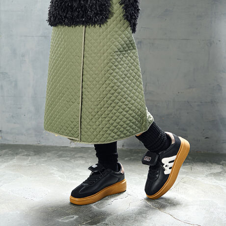 Ob^[ZNgmoz V[^ Xj[J[@\ƃfUC˔ghXj[J[oI܂ԂV[^ڂ䂭ghfUC􂢂̃X^COiグĂ܂B킸220giБjƌyʂŁAԕĂɂʋ΂ʊwAsAEghAȂǕLV[Ŋ􂵂܂BɁAhdlŉJ̓S݃J[ƈّfރ~bNX̃fUCJWAȂőlJbRCCۂɁBG߂킸I[V[Yg̃Xj[J[łBẙzC^r[zĩTCYF24.0cm/TCYF24.0cm/\bNXpŎTCY͏肵łBƂĂyASnƎv܂BłAܐ̂ŔȂ肾Ǝv܂Bi摜́A̓p\RȂǂ̎gpɂAۂ̐FƈقȂČꍇ܂B\߂B[^:93325401]