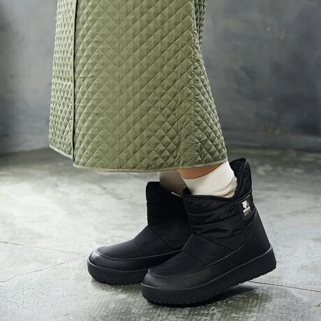 Ob^[ZNgmoz EhJbg Xm[u[cAbp[̓LeBOdlŁADݍޒgBɂ͕ۉ̍fނgpAłKȗSn܂B܂Aϐ5000mm̎ɍiĂAˑR̐JɂΉBC̒hCɕۂA₦瑫܂BAEg\[ɂ́Aɂ悤ɐ݌vꂽȌC̗pⓀHʂłƒnʂ𑨂ASĕƂł܂B~̗s܂AEB^[ANeBreBɂœKłBẙzC^r[zĩTCYF24.0cm/TCYF24.0cm/\bNXpŎVɊJĂ̂ƁA둤ȂĂ̂ŁAňė₷łBTCY̓sb^łB{A̗nܐ܂ł̂ŁAƂĂgłB͂łAvyASn͉KłBMOZ SKOGENS KONUNiYEXR[QXER[kjXEF[f̐lCuhumoz SwedenvV\JWAAEghACłBXEF[fŁuX̉lvӖAk̎RAEghAyސlXɁA̍fނgACe񋟂邱ƂڎwĂ܂Bi摜́A̓p\RȂǂ̎gpɂAۂ̐FƈقȂČꍇ܂B\߂B[^:9787800]