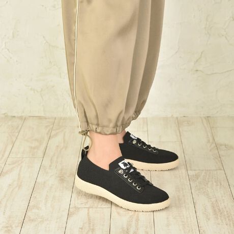 Ob^[ZNgmoz y bVjbg Xj[J[ۂ݂̂郉EhgD_炩Ȉۂ^ĂAyʃbVXj[J[Б킸180gi23.5cm̏ꍇjƂAyʂ͂܂ŌC𗚂ĂȂ̂悤ȊoŁAւ̕SCɂAǂ܂łĂ܂BAbp[ɂ͒ʋC̗ǂbVfނgpĂ邽߁AC̒ɂA΂ދG߂łTbƉKȗSn܂B܂A̓ɍ킹ĂȂ₩ɋȂ炩\[ARȕsT|[gBC\[ӂӂƌ݂AɗDtBbĝŁAĂɂ̂|CgłBCŔAԎԂȂS^Cv̗pE̓Xb|̂悤ɃX[YŁAZוłƂ܂BLk̂ŁAꂪƂĂyłBĩJWAȃX^Cɂ͂AƂo◷sAEH[LOȂǁALV[ły߂܂B܂܂ȃR[fBl[gɍ킹₷AȂ̖KɁAɍʂꑫłBẙzC^r[zĩTCYF23.5cm/TCYF23.5cm/\bNXpŎTCY͂傤ǂ悭銴ȂAsb^łB_炩ALk̂ŗSnKłBƂĂyāAт肵܂Bi摜́A̓p\RȂǂ̎gpɂAۂ̐FƈقȂČꍇ܂B\߂B[^:9778622]