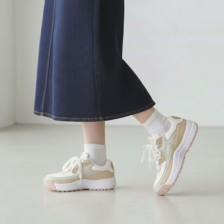 Ob^[ZNgmoz h ኦnΉ S Xj[J[u͉JvuႪ~Ă邩vƁAVł߂ȂXj[J[gĥ_bhXj[J[ɁA}ȓVωɂΉ@\\Xj[J[BCꂩ3cm܂ł̐Z4ԑςh݌vƁAHŁAƂJ̓SĊOoł܂BCɂ͐ኦnz肵sKȖhp^[̗pB܂܂ȘHʏ󋵂łnʂ𑨂A肵sT|[gBɁAБ260gi23.5cmjƂyʐ݌vBm炸̉KAANeBuȈT|[g܂B܂A3cm̌\[A肰ȂX^CAbvȂAnʂ̏ՌDzBƂƃV[^̂ӂƂNbVDz[hĂ邽߁AKȗSn܂BSxU̋̓IȐ݌vByh݌vzڒnʂ3cmA4Ԃ̖hmہByHzAbp[ibށjɝHBJ̐eAꂪɂ݌vByh\[zኦnΉ̐[aƕsKȉʃp^[BᓹGꂽHʂŒnʂ葨A肵EH[LOT|[gByyʁzБ260gi23.5cmjy\[ zEVAƍSgݍ킹3cm̃tbg\[BՌzɗDArʂɊ܂ByC\[z JbvC\[őɗDtBbgAKȗSnT|[gBẙzC^r[zĩTCYF23.5cm/TCYF23.5cm/\bNXpŎTCY͕͂傤ǂ悭Aܐ敔͏傫ȂƊ܂BڂyƊ܂B肵ŁAx[W̃Rrl[V킢Ǝv܂BH͊Shł͂܂B܂AȞʂ͉ivȂ̂ł͂܂Bi摜́A̓p\RȂǂ̎gpɂAۂ̐FƈقȂČꍇ܂B\߂B[^:978202530]