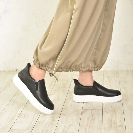 Ob^[ZNgALPHA CUBIC {v Xb|Xj[J[g킸ɃTbƗXb|Xj[J[ς킷ƂȂTbƗāAy₩ȃ\[Ə_炩ȃNbVDݍł܂B{v̏i͂̂܂܂ɁAˑR̉JCɂyɉ߂靛dlBVCɍ킹ČCYނƂ炵Ă܂BHeAfށiVo[EpC\j́AȂ̃X^CiƐAl̃JWAiグ܂B3.5cm̒悢q[ő玩RƃX^C𐮂Ă܂B₷Ɣr𗼗tH́Aig班ʂȓ܂ŁAǂȃV[ł􂷂邱ƊԈႢȂłBẙzC^r[zĩTCYF23.5cm/TCYF23.5cm/\bNXpŎ͂傤ǗǂłB܂A{vȂ̂ŏLт邩Ǝv܂BpcɂXJ[gɂłBH͊Shł͂܂B܂AȞʂ͉ivȂ̂ł͂܂B{v(VRv)̏iɂđfނ̓ÃLYVAFCꂪꍇ܂BJȂǂŔGꂽꍇAFڂ肷ꍇ܂Bi摜́A̓p\RȂǂ̎gpɂAۂ̐FƈقȂČꍇ܂B\߂B[^:9433502]