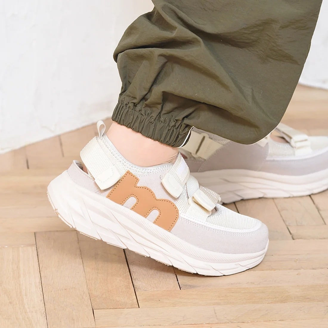 [�}���C]�y26�t�ĐV��z�k�y�ʁlmoz �x���N�� ���S �X�j�[�J�[�T���_��/���Y�imoz�j �x�[�W��