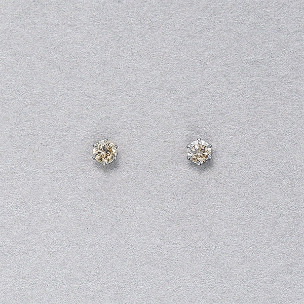 ＷＥＢ限定】プラチナ ブラウンダイヤモンド ピアス（０．２ｃｔ ...