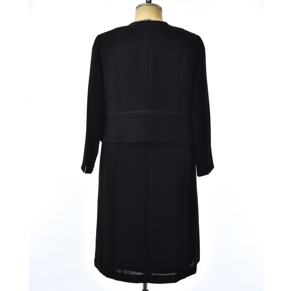 新品　ブラックフォーマル　礼服　大きいサイズ　アンサンブル　25号　25ABR 大きいサイズ レディースブラックフォーマル】ノーカラーJK