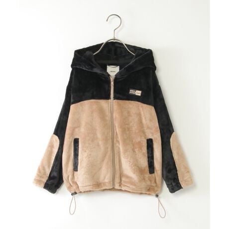 [^ԁF13010300]ӂƂtFCNt@[gpAGߊՂ̃Wbvp[J[B̐؂ւfUCX|[eB[ȕ͋CvXAANeBuȒȂɃ}b`܂Bɂ̓h[R[htŁAVGbg̃AW\Bڂ̂Ǝp˔AfC[ɎgꒅłByfށzȂ߂炩^b`̗ʃtFCNt@[t[XByfUCzE؂ւzFByikka|Cgz~^~܂ŒԒpł܂BhXgdlŃVGbg̒\łB