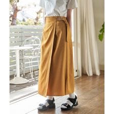 バックル付きラップ風スカート