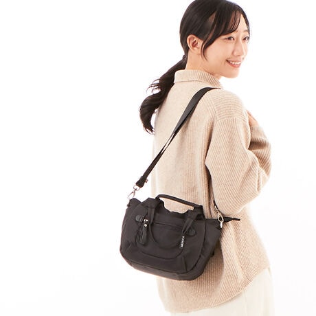 [^:MONI-01103]ꕔɃ^bNƂăEh^̃VGbgɎdグg[gobOB|PbgRA𐮗Ȃ炨g܂BCt@ubNɂ̓iCgpĂ̂ŁAyʂɎdオĂ܂BO\ȃV_[XgbvŃV_[obOɂȂ2WAYdlƂȂĂ܂BOcI[v|Pbg~2,t@Xi[|Pbg~3,}Olbgt|Pbg~2cI[v|Pbg~2,t@Xi[|Pbg~1BeɂAۂ̃J[ƈقȂꍇ܂B ܂AigтX}[gtHAp\RȂǂ̉ʁjƎł͐FقȂČꍇ܂B̒肢܂B