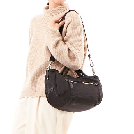 [^:MONI-02401]iCɃVH{Ɠȕ\̑fނgpobOBX[XȐn̕\ʂɏʂ邾ŁAx[VbNȃiCƂ͈ႢƓ̑݊ĂACełB̃MU[炵ۂ݂̂tHƂȂĂ܂BO\̃V_[XgbvĂ̂ŁAg[gobOƂĂł͂ȂAV_[obOƂĂg2WAYdlłBOct@Xi[|Pbg~1,}Olbgt|Pbgij~1cI[v|Pbg~2,t@Xi[|Pbg~1BeɂAۂ̃J[ƈقȂꍇ܂B ܂AigтX}[gtHAp\RȂǂ̉ʁjƎł͐FقȂČꍇ܂B̒肢܂B