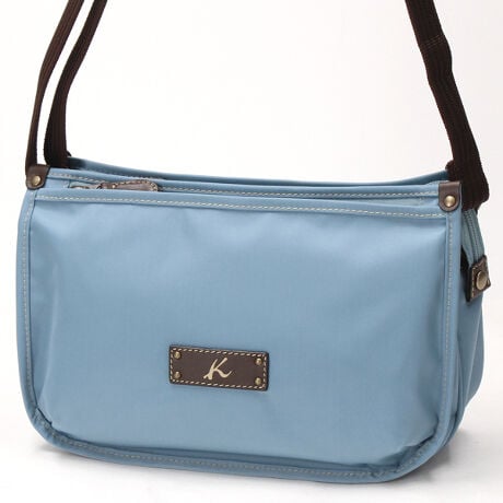 [^:N-923]Nv[gV[YiCV_[obOj[AB^̖͎͂[Yɂ͂܂Xb|BJLoꂪX[Yɍŝ֗łBfނ͈ȑÔ̂Ȃ߂炩ȎɎdグy\Bd؂|PbgO|PbgȂǏ[@\́Aybg{gȂeʁBfC[gɃsb^łBK}[Nv[gvfނɕύXƂɂAgŉ炵ČĂ܂B