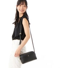 牛革ショルダーバッグ