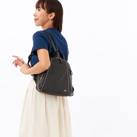 [^:CI-29]ۂ݂ттU[bNBTCh܂ő傫JCt@Xi[ƊO|Pbg[ĂAV_[xg͌YɂNX̗pBxg̗ʂ͖ȑfނgpĂ̂ŐF̐Sz܂BԂɌĂA10cm̃}`[͂̂|CgłBTCht@Xi[|Pbg͓Ƃ͌qĂ܂񂨂߃|CgEG肪ǂV{̂鋍vExg͌YɂNXEȕ₲Nz̕ɂ₷ԂȃTCY