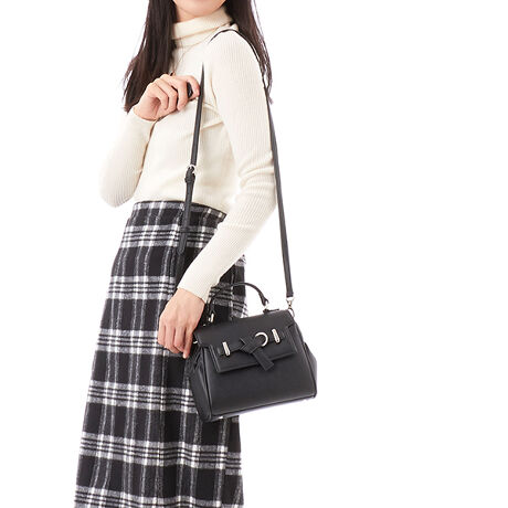 [^:JSLH5CS1]_JILL STUARTobORNVVo^NX^̃obNtxg̓hX̒ȂC[WĂ܂BVN̏_炩ȍvgpAׂ₩ȃ^bNŗDtHɎdグ܂B