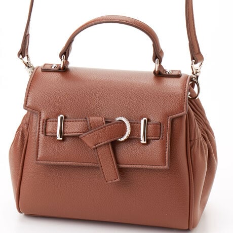 [^:JSLH5CS1]_JILL STUARTobORNVVo^NX^̃obNtxg̓hX̒ȂC[WĂ܂BVN̏_炩ȍvgpAׂ₩ȃ^bNŗDtHɎdグ܂B