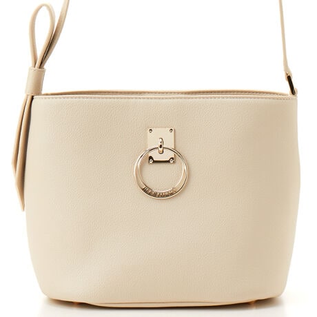 [^:JSLH5GS2]_JILL STUARTobORNVVo^肵}bg߂̑fނgpoPc^̃X^CbVȃobOV[YłBÔ悤ȑ傫ȃ`[thāAGKgȈۂoĂ܂B