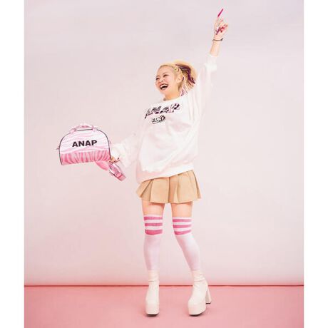 新品未開封】ルセラフィム ポップアップ 限定コラボ トレーナー 