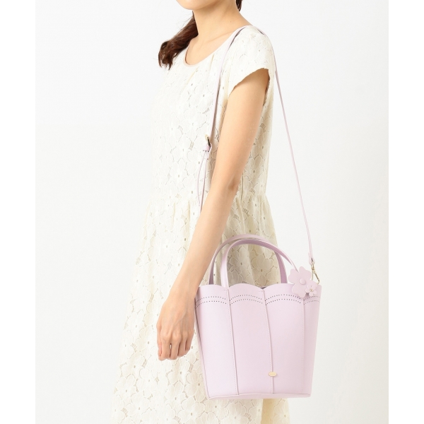 トッカのＰＲＩＭＵＬＡ ＰＥＴＡＬ ＬＥＡＴＨＥＲＢＡＧ レザーバッグ-