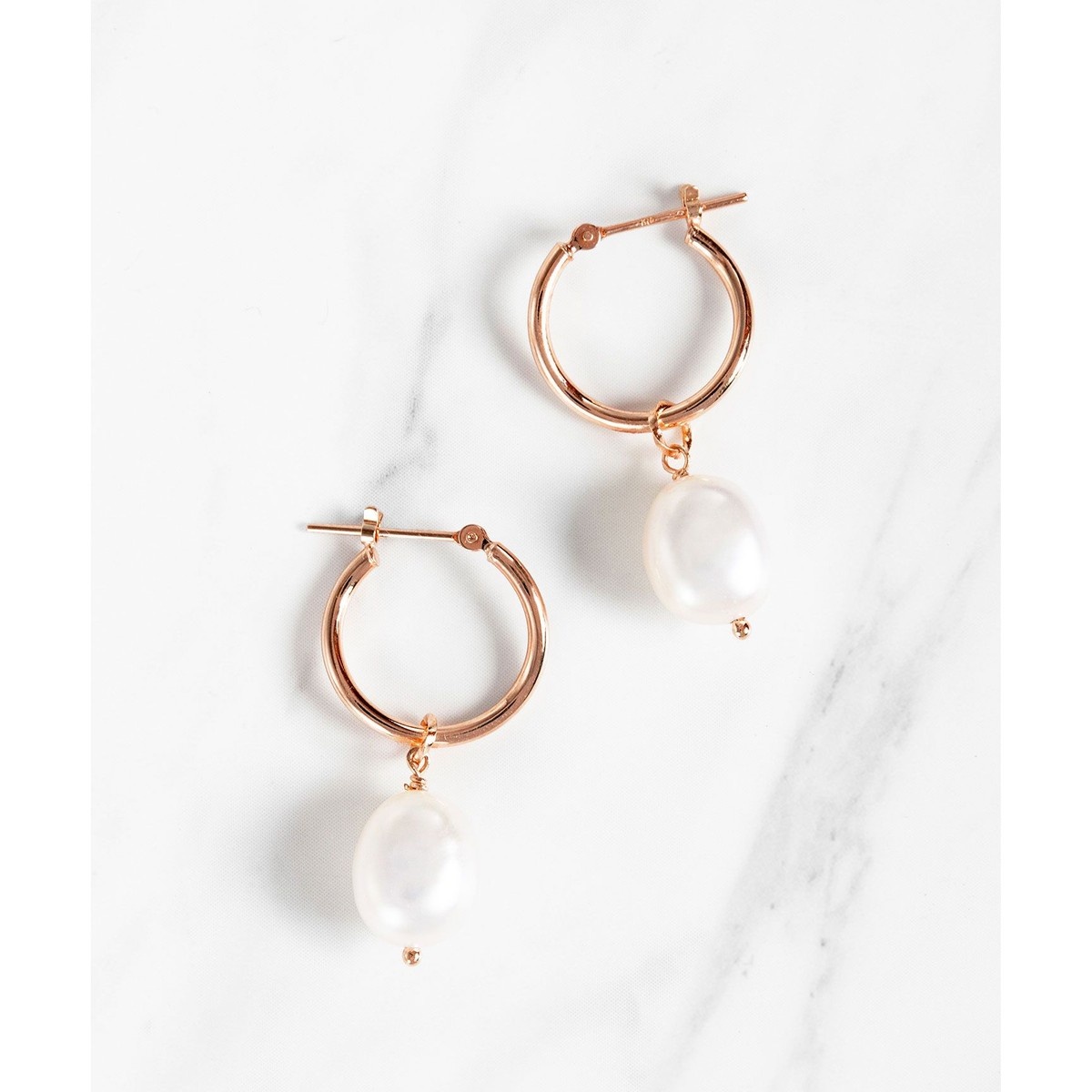 新色ピンクゴールドが入荷！】【WEB限定】PETAL HOOP PIERCED EARRINGS