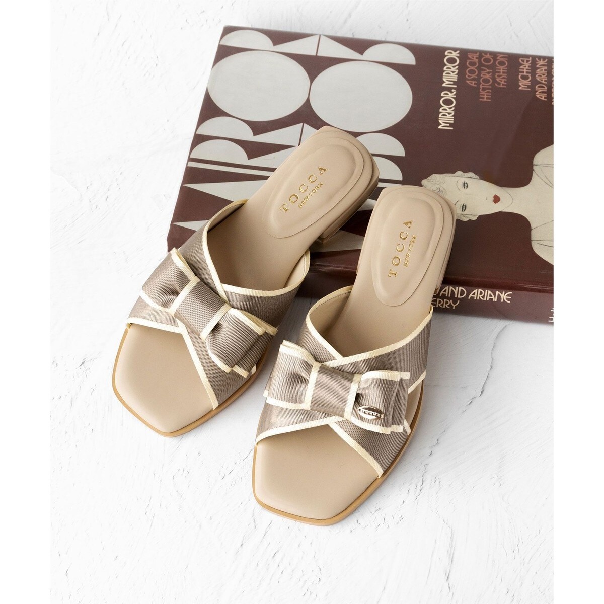 BICOLOR RIBBON FLAT SANDALS サンダル | トッカ(TOCCA