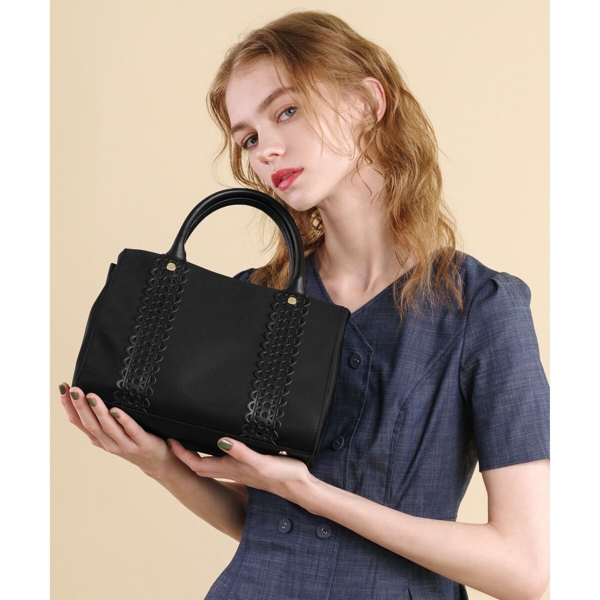 新品未使用Tocca CHECKER CLOVER KNITBAG ニットバッグ TOCCA トートバッグ CHECKER CLOVER KNITBAG ニットバッグ