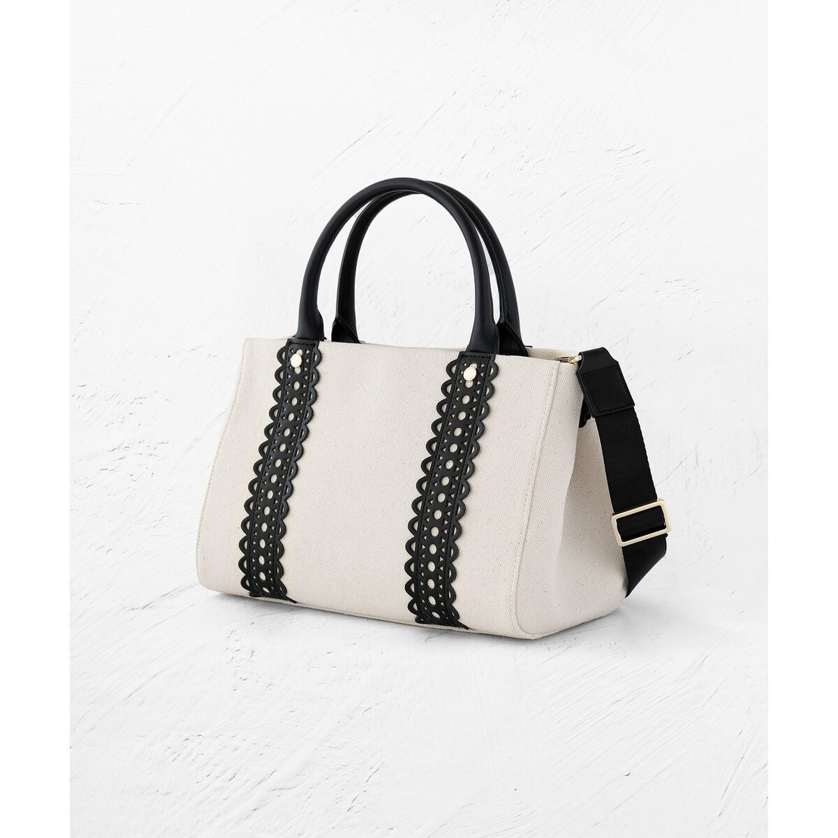 【抜け感】TOCCAトッカ LACE TOTE トートバッグ 大人百花掲載】LACE TOTE トートバッグ | トッカ(TOCCA