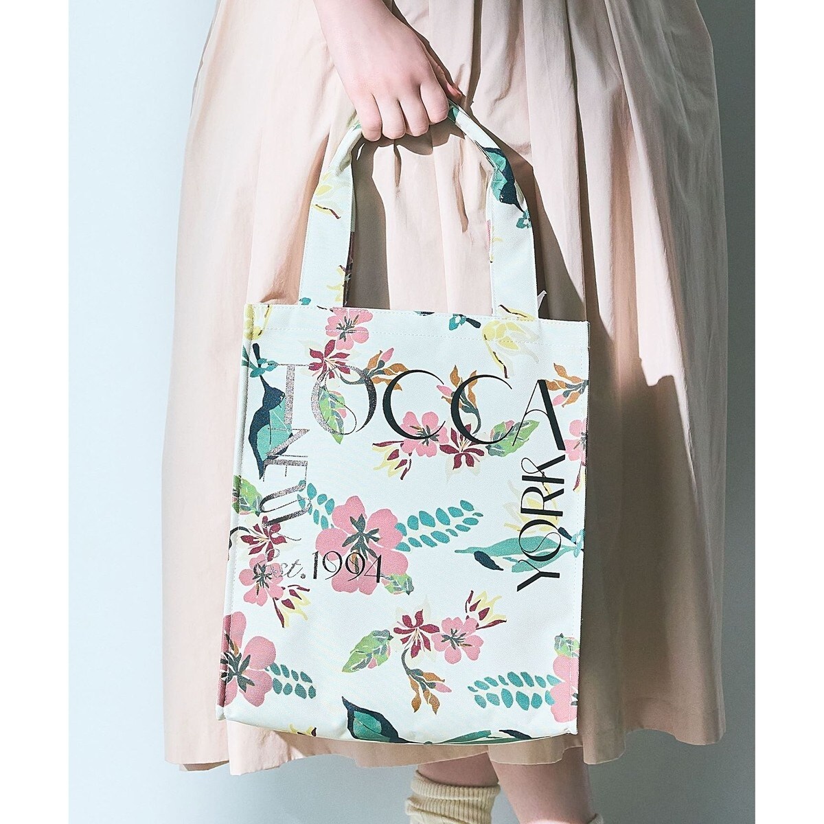 新品【TOCCA】DANCING LOVE FRILL SUBBAG サブバッグ 撥水】DANCING LOVE FRILL SUBBAG サブバッグ / TOCCA