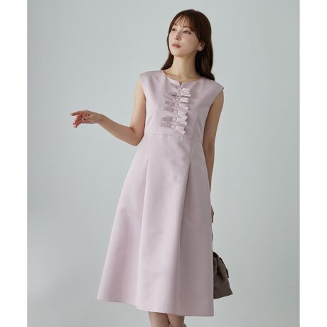 [^ԁFOPTOGS0140]2025 PRE SPRING COLLECTIONWITH RIBBONS EBY {Y̏íAƒŐ􂢂ł鏤iłB悢̂OOfނ̃hXłBgɂ́A|CgƂȂ郉_ȃ{fUC܂BVvȃ{ƍ킹̂߂łBƂɃ|CĝŃVGbg̓VvɎdグ܂BnCEGXgŐ؂ւĂ̂ŁAX^CAbv܂BňFʁLkFFy@\zEL