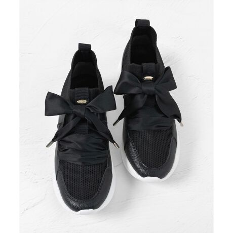 [^ԁFSETZGM0280]2025 SPRING SUMMER COLLECTIONSntBbgGȃjbgfނY߃Xj[J[B񂾎{TeR󂯂Ă߂Ob^[fBe[ق̂胍}eBbNȃANZgɂȂĂ܂Bgȟ\[́ARtH[gȂłȂX^CAbv܂BÂȂ߂ȂNXőlۂ͋ĆApcTVcX^CO͂As[XXJ[gƂDBfC[I^C܂ŁAiȃJWAR[fy݂BydlzE~O\