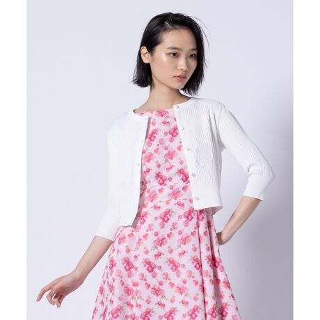 [^ԁFKRTOGM0320]2025 SPRING COLLECTIONRIBBON HIDE&SEEK { nC Ah V[N̏íAƒŐ􂢂ł鏤iłB{̌`҂ݍ܂ꂽL[gȃJ[fBKB҂݂ŕ\ꂽ{ɁAVbNȃJ[ƃp[{^ŁAÂȂ肷lۂۂɁBVvȃhXɍ킹ƉvXĂ߂łBňFLkF₠聙F