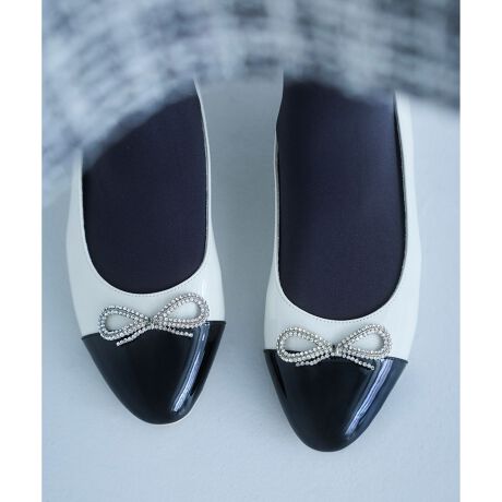 [^ԁFSETZGW0500]2025 FALL WINTER COLLECTIONbɃ{`[tJppvX́Ab`ȕ\ƝEhʂ𕹂ACeB߂Ȃ@ׂȃrW[łǂ؂₩܂Ƃ{^CvƁASS[hANZg̗̊̂郂_ȃ{^CvA2ނ̃fUC葵AJ[ɂĂ\R[fBl[g̈Ⴂy݂܂Bx[X͌򊴂J[̈قȂ2ނ̑fނgpubLÕfUCBŜGKgȃjAXɎdグAJWAɂȂ肪ȃCACeNXłق̂tF~jɃAbvf[gĂ܂BI[ZeBbNȃfUCȂ̂ŃXJ[g͂pcX^CƂDBV[YꂪǂƂ̂𒸂Ă،^gpAnʂƂ̐ڒnʂ̑EFbW\[ɂ邱ƂŁAz[hE芴L[vBɒ̖DڂɎ~e[vtĖhtoAɂCɂ܂B悢q[⒆̃NbV͕₷ɂdlBʋ΂ł􂷂lłꂢڂȃfBe[AJ̓fGɍʂASƂ߂Ă܂BETCYF35-22.536-2337-23.538-2439-24.5Eq[F3cm