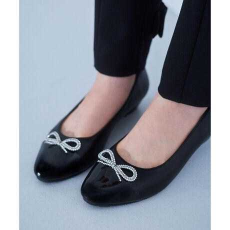 [^ԁFSETZGW0500]2025 FALL WINTER COLLECTIONbɃ{`[tJppvX́Ab`ȕ\ƝEhʂ𕹂ACeB߂Ȃ@ׂȃrW[łǂ؂₩܂Ƃ{^CvƁASS[hANZg̗̊̂郂_ȃ{^CvA2ނ̃fUC葵AJ[ɂĂ\R[fBl[g̈Ⴂy݂܂Bx[X͌򊴂J[̈قȂ2ނ̑fނgpubLÕfUCBŜGKgȃjAXɎdグAJWAɂȂ肪ȃCACeNXłق̂tF~jɃAbvf[gĂ܂BI[ZeBbNȃfUCȂ̂ŃXJ[g͂pcX^CƂDBV[YꂪǂƂ̂𒸂Ă،^gpAnʂƂ̐ڒnʂ̑EFbW\[ɂ邱ƂŁAz[hE芴L[vBɒ̖DڂɎ~e[vtĖhtoAɂCɂ܂B悢q[⒆̃NbV͕₷ɂdlBʋ΂ł􂷂lłꂢڂȃfBe[AJ̓fGɍʂASƂ߂Ă܂BETCYF35-22.536-2337-23.538-2439-24.5Eq[F3cm