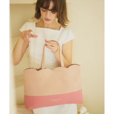 [^ԁFBOTZGW0093]2025 FALL WINTER COLLECTIOÑXJbvfBe[iŃtF~jȃTuobOBA4֗ȃTCYŁAnh̓R[g𒅂ĂƂł̗ǂɂĂ܂B{fB[ɂ͌yfނ`CXă}`͐߂̍ŏɁBŔ̂邽܂Ǝ[͂˔fUCɎdグ܂BRgXg𗘂J[ubÑ^Cv̓_ŃNXȃC[WɁAI[lCr[͊wZsȂǂɂgplFɂėC[WɂĂ܂Bʋ΁EZj[V[Ȃǂ̃TuobOƂ2X^CO͂AfC[̃CobOɂȂ邨߂̃ACełByΉẮzEA4Ήi21~31cmjFZEzi10~20cm)FZEybg{gc/i500ml):ZydlzE|PbgF1(I[v)