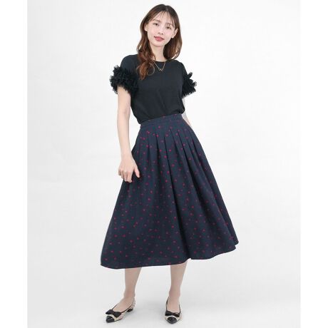 [^ԁFSKTOGA0970]2025 SPRING COLLECTIONIN MY HEART C }Cn[g̏íAƒŐ􂢂ł鏤iłBƂĂy₩őu₩ȃTbJ[fނgpXJ[głBׂ̂ŃJWAAtF~jŉ炵XJ[gɎdオ܂BG̃gh𔽉fAȃn[g̎hJANZgƂȂA炵ƗVѐSvXĂ܂BV[vȃCŌ`ꂽn[gAVbNȔzFƑ܂āAl̖͂Ă܂BՂƎ{ꂽ^bNAh}eBbNŗ̊̂VGbgɁBEGXgɃSĂ̂ő̂ɃtBbgKȒSnŁAfC[ɒ₷dグ܂Bfނł肵hX߂łByfށzRɃXgb`@\gpȂ₩ȐLkƁANbNhCHɂDꂽłB┖ŁAVA[TbJ[̉ʂƂ̂锧G^܂B|GXe100%ŃVɂȂɂAfނ̕C[W[PAfނłBy@\zXgb`EڐG⊴̂鐶ngpĂ܂BňFʁLkFF