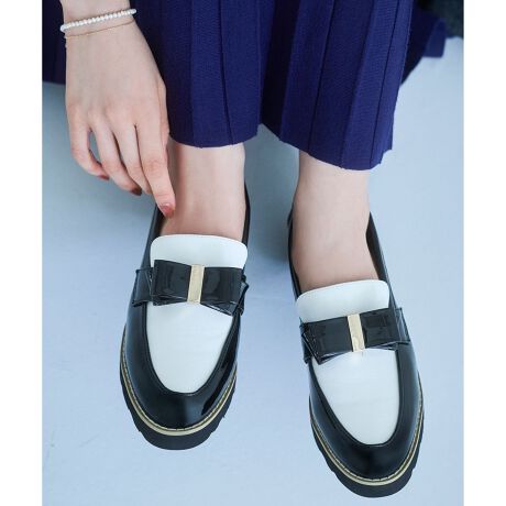 [^ԁFSETZGW0190]2025 FALL WINTER COLLECTION̊̂_u{ANZgɂȂgh̃[t@[V[YBx[X̑fނɂ̓GiEoCJ[A^bNȃVo[`CXB㕔ɂ{̓S̃^fBe[𗘂ANXłق̂tF~jȃfUCɎdグĂ܂ByĈ芴ƃX^CAbṽ\[gpAXJ[g͂pcX^CƂDBʋ΂͂AfC[̃JWAȃX^CONAbvĂAlۂꂢڂȖ\ACełBRۖhLV[gĂ܂BETCYF35-22.536-2337-23.538-2439-24.5Eq[F4cm