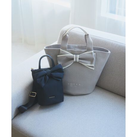 [^ԁFBOTZGW0191]2025 FALL WINTER COLLECTIONƊÂ̒悢oXȃ{LoXg[gBtgɂ傫ڃ{̓oCJ[g~OfBe[őlۂNXȌɁB{fB[̃tH̓gh̃oPbg^ɂāAꂢڂŃtF~jȃjAXɎdグĂ܂Bʋ΂₨õIV[X^CO͂Afj⃊][gs[XȂǂ̃JWAȃR[fBl[gɂƍ킹ĂA܂NXAbvĂACełByΉẮzEzi10~20cmjFZEybg{gc/i500mljFZydlzE|PbgF1iI[vj