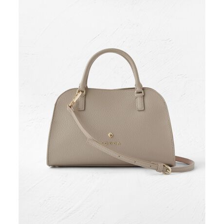 [^ԁFBOTZGW0190]2025 FALL WINTER COLLECTIONۂ݂̂tHۓIȋv~jobO͗DtF~jȂ܂BꖇdẴ{fB[͂ƂĂyăXgXt[B}`肠̂Ńybg{gⒷz[łAƎ̂|CgłBobǑɂ̓gbvt@Xi[ĂāA؂ȕ̎[SłB{fB[̓V_[̗\ƈقȂzFɂāATOCCA炵jAXvXBO\ȃV_[XgbvŃNX{fB[X^CO܂B_ȃfUCoV[fC[̃R[fBl[gNXłɃAbvf[gĂ܂ByΉẮzEzi10~20cm)FZEybg{gi500ml)FZydlzE|PbgF2(I[v)