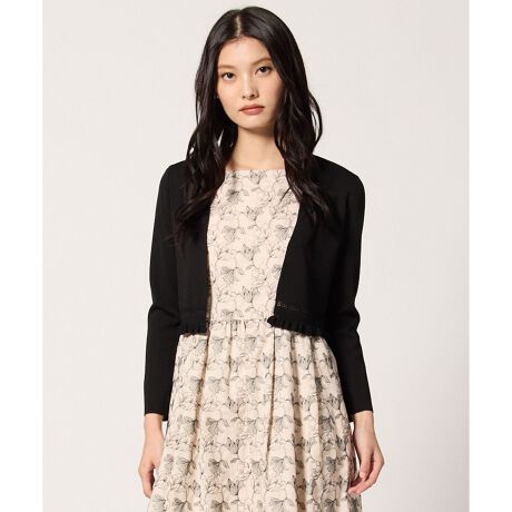 [^ԁFKRTOGA0110]2025 PRE FALL COLLECTIONFRILL BOLERO t {̏íAƒŐ􂢂ł鏤iłBhXɍ킹₷{̃jbgłBɃtƃACbgĊÂfUCɂĂ܂AVbNȃJ[WJȂ̂ŁAlȃtF~jX^CɂȂ܂BƉHD邾ŃhXɂƊvXDꂽACeBfC[łȂƂʂIP[Wɂ܂킹āA1ĂHDłByfށzXgb`̂̓ɏ_ɃtBbgBDGŖȂ钅SnłBy@\zO90%ȏJbgfނgpĂ܂BڐG⊴fނgpĂ܂BňFʁLkF₠聙F