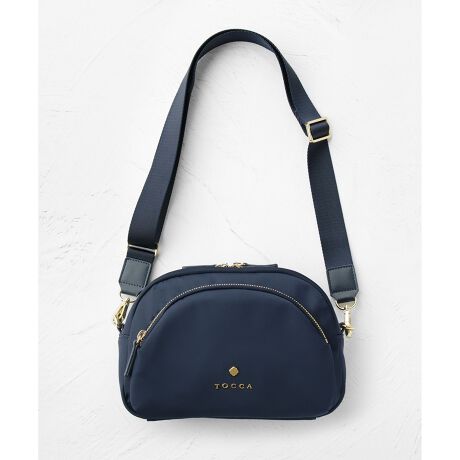 [^ԁFBOTZGW0392]2025 FALL WINTER COLLECTIONn[t[ǂNX{fB[obÓAƂD܂̃tH́Bقǌyă}`肠ACRp[ggɂ͒zꌩڈȏ̎[͂łBtgɂ͑傫Jt@Xi[|PbgvXBRpNgȂו𐮗ĒT₷Ȃ悤zĂ܂Btg̃N[o[ES^NXȃfBe[ق̂tF~jȃANZgB炵Ɖi̔ےƂA×Ă`[tCXpCAꂽfUCAfC[V[Y팩Ȃ܂ɃAbvf[gĂ܂ByΉẮzEzi10~20cm)F̂݁ZEybg{gi500ml)FZydlzE|PbgF2(I[vEWbv)EO|PbgFWbv^Cv1i̒ɃI[v|PbgLj