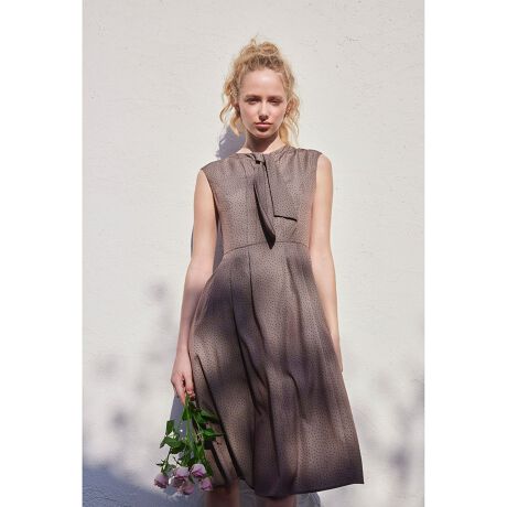 [^ԁFOPTOGA0120]2025 PRE FALL COLLECTIONTALKATIVE DOTS g[JeBu hbg̏íAƒŐ􂢂ł鏤iłBׂȃhbgy₩ɎU΂߂ꂽAǂyȕ͋C܂ƂȃhbgngphXBfVƂ̂Ȃ炳ƂGƗhVGbgƂ|CgłBƂĂyA1NʂĂfށB{тȂÂ^CfUCƃVbNȃJ[gŁAdȂǂƂV[ɂ߁BƓfނ̃XJ[g܂ByfށzVN̂悤ȕȂ爵₷AϋvɗDꂽ@fނłB_炩Ȃ₩ȗ菗炵oĂ܂By@\zL@\fނgpĂ܂BňFLkFF