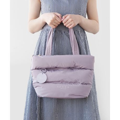 [^ԁFBOTZGW0770]2025 FALL WINTER COLLECTION{fB[ŜɃ{[_[ɃLgg[ǵAJWAY팩DoXBƂĂy}`肠Aybg{g␅Ȃǂyɓ֗ȃTCYBtg̉B|Pbg̃t@Xi[ɂVR`[肰ȂtF~jȃJ[ANZgɂȂĂ܂BȂՂ̃{fB[͒̉וDی삵ĂĈSBVvłӂƂtHAɂ邽тɖ炵ĂfUCłByΉẮzEzi10~20cm)FZEybg{gc/i500ml)FZydlzE|PbgF2(I[vEWbv)EO|PbgF1iWbvj