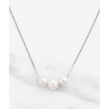 [^ԁFASTZGW0874]JEWELRY COLLECTIONƐFAȉԂȃARp[t̂悤ɂRׂVvȃv`ilbNXB̂Ƃ┧ɓސFARp[́A_炩@ׂȌ𔽎˂Agɒ邾łӂƖ邭iȉ؂₩Y܂Bv`i̗P̓p[̗DāAm[uȕ\DȂ܂B₷傫̎`CXĂ̂ŁAʂȓ̑͂AfC[̃JWAȃX^COɃANZgƂč킹ĂNXȂ܂ɊiグĂACeBvo`ɂG^[iȃWG[ƂĈ͎ĂARp[́A؂ȕւ̑蕨ƂĂ߂łBICp̃bsOACepӂ܂BiʗjEfށFv`ii`F[Pt850AjbPt[j/AR^i4.5mm*3jElbNX`F[͑S40cmŁA֑ɃAWX^[JtĂA3cmZ܂BiւJĊɈĂ璅ĉjElbNX̃`F[́A͂ňĕׂƐ؂ꂽOꍇ܂BiC͊{IɗLƂȂ܂jEVR̃p[́AFEƂE傫Aʐ^Ƃ͎኱قȂ܂BEpAۊǕ@ɂϐFꍇ܂BEEiEϕitꍇ͂ӂAł̎gp͂TBɃp[͐l̊tĂƁA^wj󂳂ϐF⏝݂̌ɂȂ܂BETOCCAIWi|[`t܂Bi\ȂύXꍇ܂jJEWELRY COLLECTION͂炩