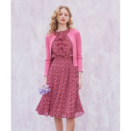 [^ԁFSKTOGA0210]2025 FALL COLLECTIONRIBBON AND RIBBON {Ah{̏íAƒŐ􂢂ł鏤iłB{`F[ɘA˂Ċ􉽊w͗lɌAVѐSfUC̃vgXJ[głByă͂kɃvg{āAlۂ̒ɉ؂₩vXĂ܂BT߂ȃgpāAItBXȂǂ̂ƂV[ɂ₷1ɁBVbNȃvĝ߁A{bNX^bNłӂ肳ĉ؂₩ɂĂ܂Bfނ̃uEXɍ킹ăs[XɒAVvȃgbvXƂDłByfށz@ׂȓA̓IȃV{A؂₩ȃ˔\LȑfނłB̊pxɂĕ\ς܂By@\zL@\fނgpĂ܂BňFLkFF