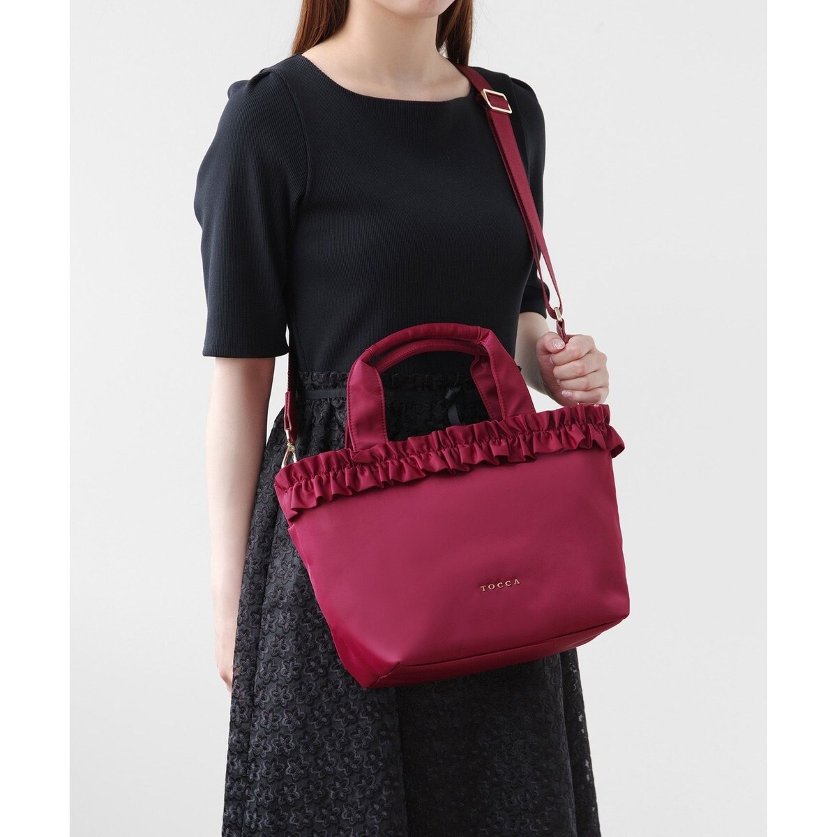 新品　tocca トッカ　FRILL A4 NYLONTOTE トートバッグ 撥水】FRILL A4 NYLONTOTE トートバッグ （トートバッグ