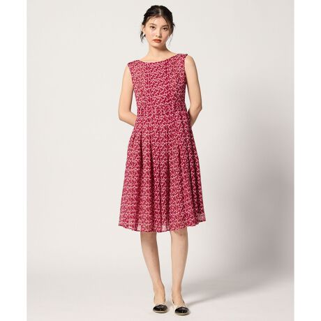 [^ԁFOPTOGA0210]2025 FALL COLLECTIONRIBBON AND RIBBON {Ah{̏íAƒŐ􂢂ł鏤iłB{`F[ɘA˂Ċ􉽊w͗lɌAVѐSfUC̃hXBT߂ȃgpA؂₩ɂȂ肷Ȃl炵vX܂BƂfUCłAEGXg|CgɁA{bNX^bN邱ƂŁAGKgƉ˔fUCɂĂ܂Bfނ̃uEXƃXJ[g̓WJ܂Byfށz@ׂȓA̓IȃV{A؂₩ȃ˔\LȑfނłB̊pxɂĕ\ς܂By@\zL@\fނgpĂ܂BňFLkFF