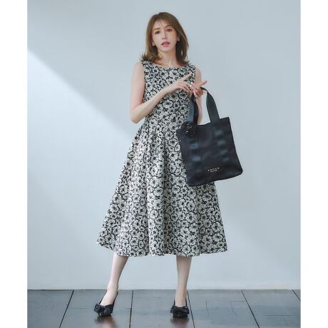 [^ԁFOPTOGW0355]2025 FALL COLLECTIONMOONLIT FLOWER [bg t[̏íAƒŐ􂢂ł鏤iłBubNƃx[W̃VbNȔzFNVJŁAꂽl̏炵̂hXBtBbgtÃVGbgh}eBbNŁAȈۂvXBӂƂԕ̃WJ[hɁA肰ȂD荞܂ꂽiȉ؂€YĂ܂B悢芴ƌ݂́ẪCE킸X^Cǂ݂Ă܂ByfށzE[ɎӂƂAVɂȂɂ_炩vȑfނłBy@\zL@\fނgpĂ܂BňFLkFF