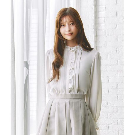 [^ԁFBLTOGW0300]2025 FALL COLLECTIONPROMISE FRILL v~X t̏íAƒŐ􂢂ł鏤iłBTOCCAԂ̃uEXA㎿ȃW[[bgfނgp1Bقǂ悢Ɨ̂_炩ȕA炵ƏiĂĂ܂B}bgȎŎdグ邱ƂŁAÂȂ肷Al̗Ă܂B݌ƑOĂɂ͑@ׂȃt炢AT߂Ȃ؂₩̂fUCBWPbgJ[fBK̃Ci[ƂĂfAiȃANZgĂ܂B1ŒĂ܂ɕ\܂A肰Ȃ؂₩ȈۂɁBIɂItɂ􂷂钅܂킵͂̍uEX́A1͎Ă\ACełByfށzpE_[ȕ̎gpAȂ߂炩ȃ^b`Ɨ̃W[[bgfނłBEHbVuŃVɂȂȂAC[W[PAɕx񂾑fނłBy@\zL@\fނgpĂ܂BňFLkFF₠