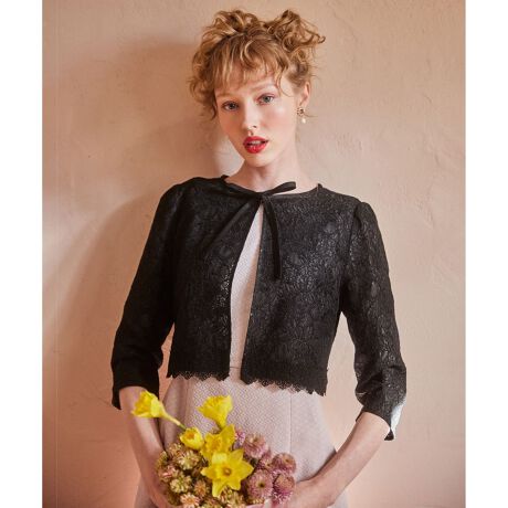 [^ԁFBLTOGS0855]2024 PEARL COLLECTIONTRANSPARENT LACE BOLERO gXpg [X {݂Ƃ̃{ƂĂȁAhX킹ɂ҂ȃ{łB[X̗ɃVtH{fBOiĉ悤ɓ\tZpjāA荂ƂƊoł悤ɂ܂BVtHɓ\t邱ƂɂēłȂ̂ɁAy₩ƃ[X̑@ׂȔ\Ă܂B̔鎵͏炵ۂĂ܂Bp[eB₨HȂǉ؂₩ȐȂɂ߂łBňFʁLkFF