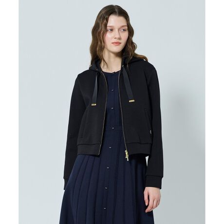 [^ԁFKKTOGW0300]2025 FALL COLLECTIONNICE HOLIDAY HOODIE iCX zf[ t[fB[̏íAƒŐ􂢂ł鏤iłBgh̃_{[fނł肵t[fB́A炩ŃnAJWAȃACeȂYȌ܂BZ߂̏ŃXJ[ghX킹ɂ҂ȏ䊴ƃS[hOOe[vȂǂ̃tF~jȕtgTOCCA炵vXĂ܂Byfށzc݂ƃ{[̂Ȃ̃Xgb`̃_{[fނłBȂ̃i`ȂLCȖږʂɎdグĂAlXȃV[ɂ߂̑fނłBňFLkFF