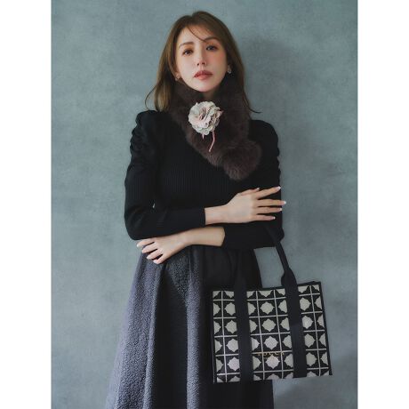 [^ԁFOPTOGW0440]2025 WINTER COLLECTIONFLOWER PATH t[pX̏íAƒŐ􂢂ł鏤iłBbNXSnƁAƊ˔fUCŁAg̓jbgAXJ[g͕z吶ngpAّfރhbLO͂̃hXBg͏_炩tBbgjbgfނŎdĂÃCɂ肰Ȃ{ꂽؚfUC|CgBXJ[gɂ́AghՂ̉ʊ̂t[WJ[hngpBтɂӂƍLVGbg`܂Bt@Xi[Ȃǂ̗ߋg킸AۂƂԂĒC[W[dlȂAڂ͂Ɗ̂dオɂȂĂ܂BɃWPbgHDAp[S[h̃ANZT[vX邱ƂŁAʋ΂wZsAIP[WV[ɂΉ\BobOňۂς邱ƂŁAIIt킸񂵂\ACeBfނł肵jbggbvX܂ByfށzVɂԍĂVGbgL[vByKȒSnłBňFʁLkF₠聙F