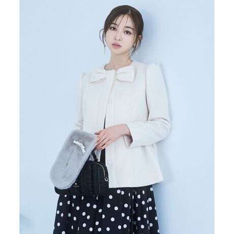 [^ԁFCOTOGW0140]2025 WINTER COLLECTIONIN ROMANCE SHORT C }X V[gJV~Â悤Ɋ炩ȔGŕۉ̍E[gR[gB򊴂iɂAhXɂpcɂXJ[gɂ҂ȃTCYB݌̃{͐gƓfނȂ̂ŁAۗAʂ҂ł܂B܂A̓ghȃMU[ăX^CbVɂAؚ悤ɂ肵܂BTOCCA炵ӂƂ肵ACɂȂ鍘Jo[ȂtF~jȕ͋Co܂ByfށzJV~Â悤ɏ_炩Gƒ悢򂪓BBYŕʂABTOCCAԂ̃gfނłBy@\zL@\fނgpĂ܂BňFʁLkFF